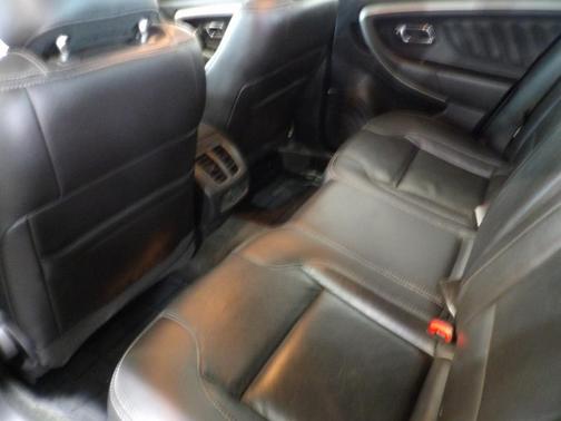 Black 2014 Ford Taurus SEL