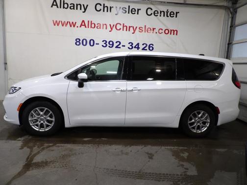 2023 Chrysler Pacifica Touring-L