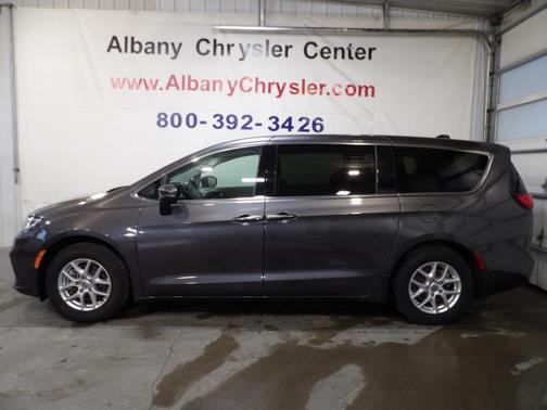 2023 Chrysler Pacifica Touring-L