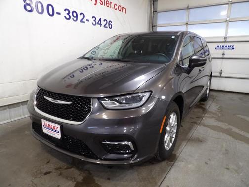 2023 Chrysler Pacifica Touring-L