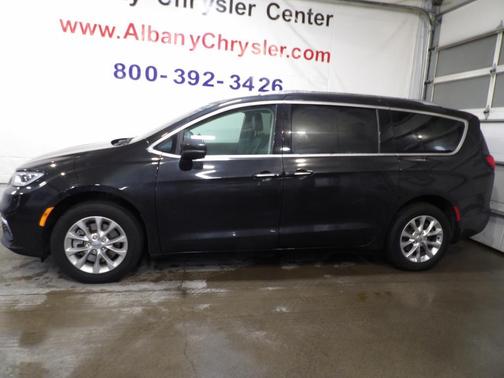 2021 Chrysler Pacifica Touring-L