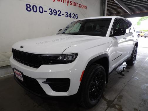 2025 Jeep Grand Cherokee Laredo