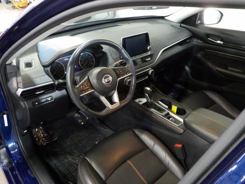 Deep Blue Pearl 2022 Nissan Altima 2.5 SR