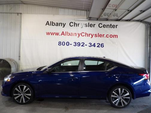 Deep Blue Pearl 2022 Nissan Altima 2.5 SR
