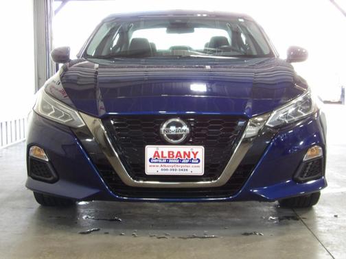 Deep Blue Pearl 2022 Nissan Altima 2.5 SR
