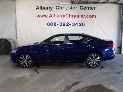 Deep Blue Pearl 2022 Nissan Altima 2.5 SR