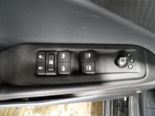 Diamond Black 2026 Jeep Cherokee LAREDO/LIMITED