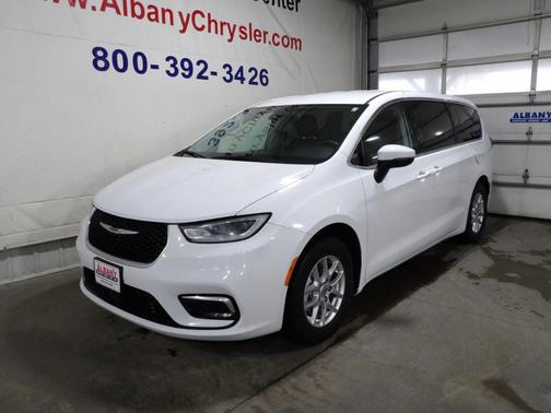 2023 Chrysler Pacifica Touring-L