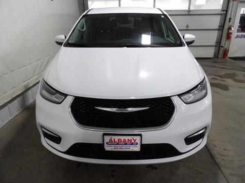 2023 Chrysler Pacifica Touring-L