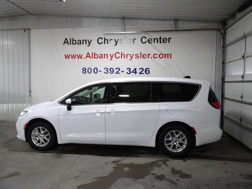 2023 Chrysler Pacifica Touring-L