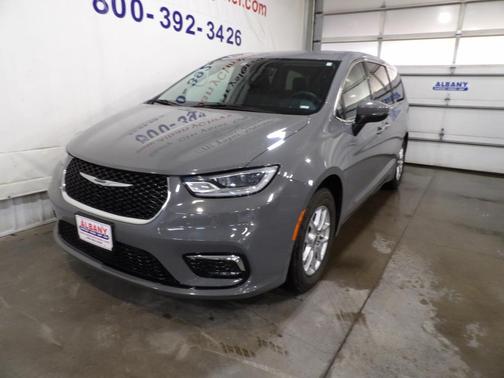 2023 Chrysler Pacifica Touring-L