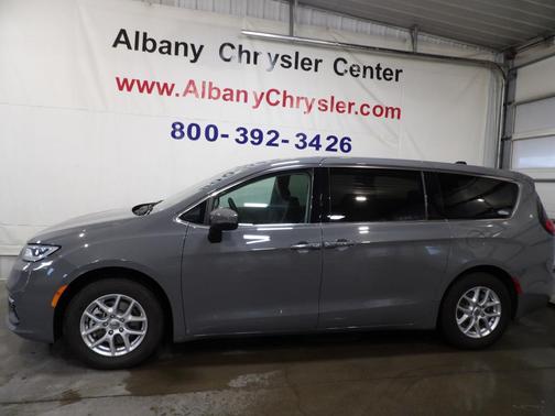 2023 Chrysler Pacifica Touring-L