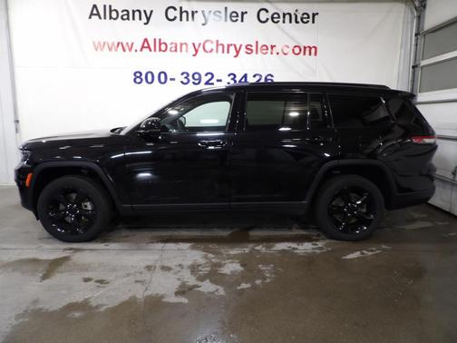 2022 Jeep Grand Cherokee L Laredo
