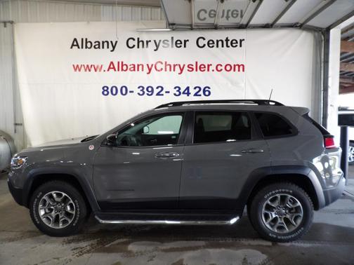 Gray 2022 Jeep Cherokee Trailhawk