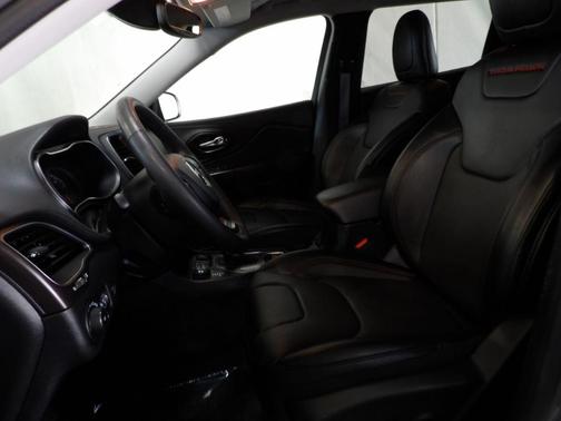 Gray 2022 Jeep Cherokee Trailhawk