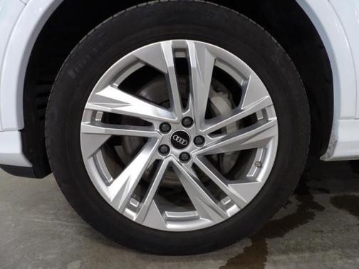 2023 Audi Q7 55 Premium Plus