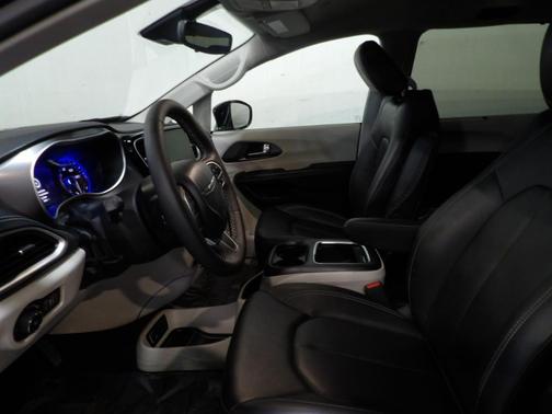 2024 Chrysler Pacifica Touring-L