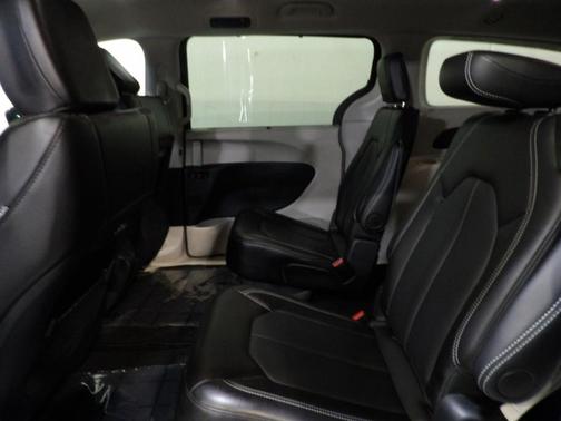 2024 Chrysler Pacifica Touring-L