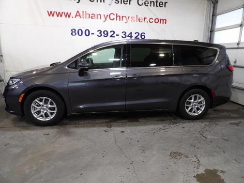 2023 Chrysler Pacifica Touring-L