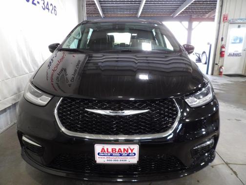 2024 Chrysler Pacifica Touring-L