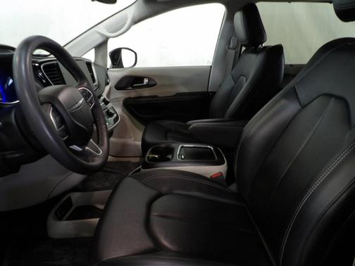 2024 Chrysler Pacifica Touring-L