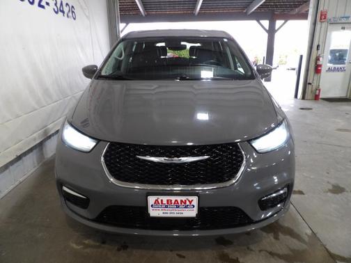 2022 Chrysler Pacifica Hybrid Touring L