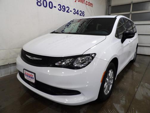 2026 Chrysler Voyager LX