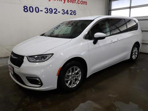 2023 Chrysler Pacifica Touring-L