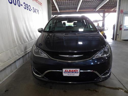 Gray 2020 Chrysler Pacifica Limited