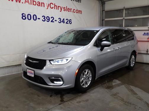2023 Chrysler Pacifica Touring-L