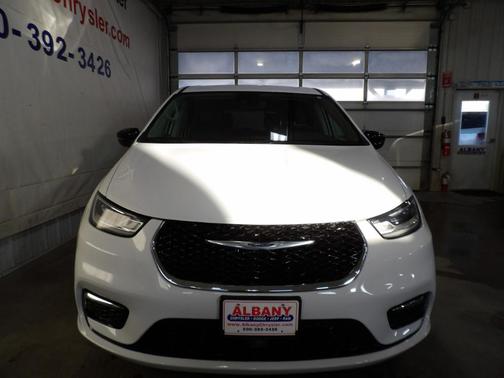 2024 Chrysler Pacifica Touring-L