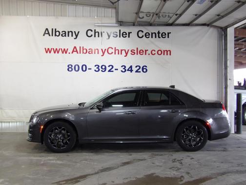 2022 Chrysler 300 Touring L