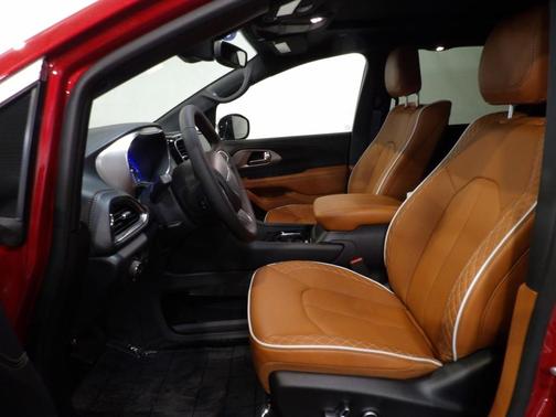 2026 Chrysler Pacifica Pinnacle AWD