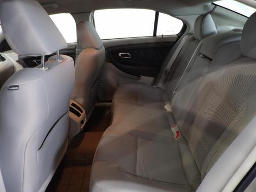 2011 Ford Taurus SEL