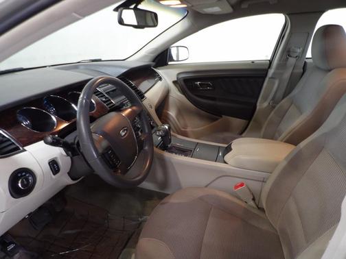 2011 Ford Taurus SEL
