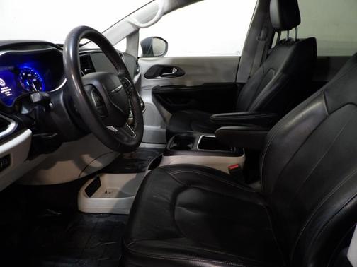 2022 Chrysler Pacifica Touring-L