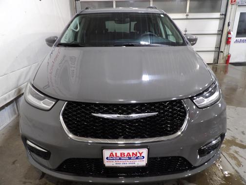 2022 Chrysler Pacifica Touring-L