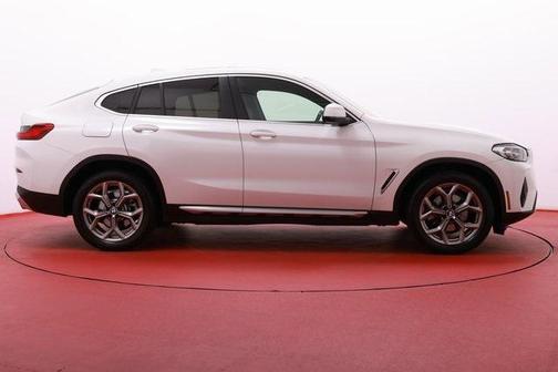 2022 BMW X4 xDrive30i