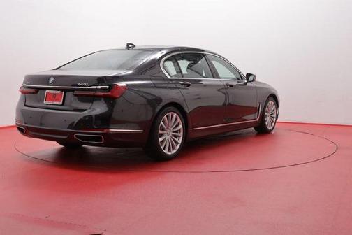2022 BMW 740 i xDrive