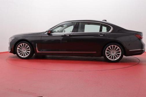 2022 BMW 740 i xDrive