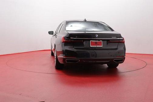 2022 BMW 740 i xDrive