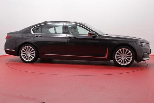 2022 BMW 740 i xDrive