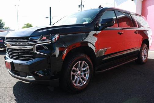 2024 Chevrolet Suburban LT