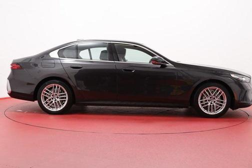 2024 BMW 530 i
