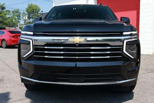 2025 Chevrolet Suburban LT