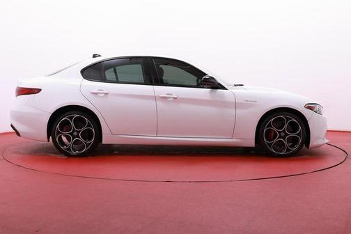 2022 Alfa Romeo Giulia Veloce
