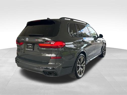 2022 BMW X7 M50i