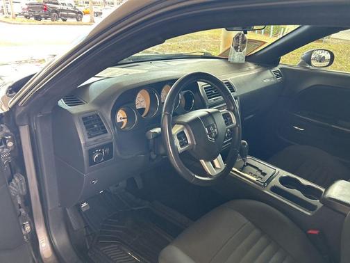 2014 Dodge Challenger SXT