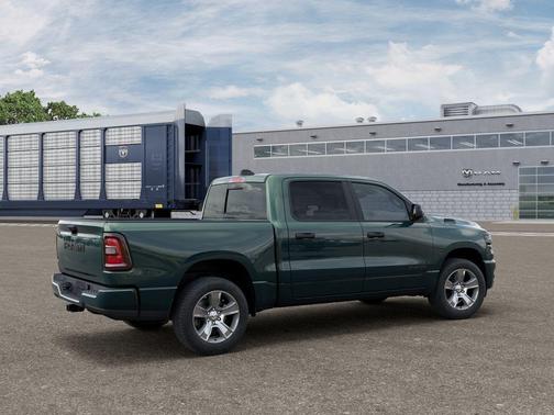 Serrano Red 2026 RAM 1500 Express
