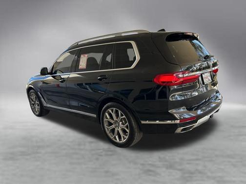Black Sapphire Metallic 2019 BMW X7 xDrive40i